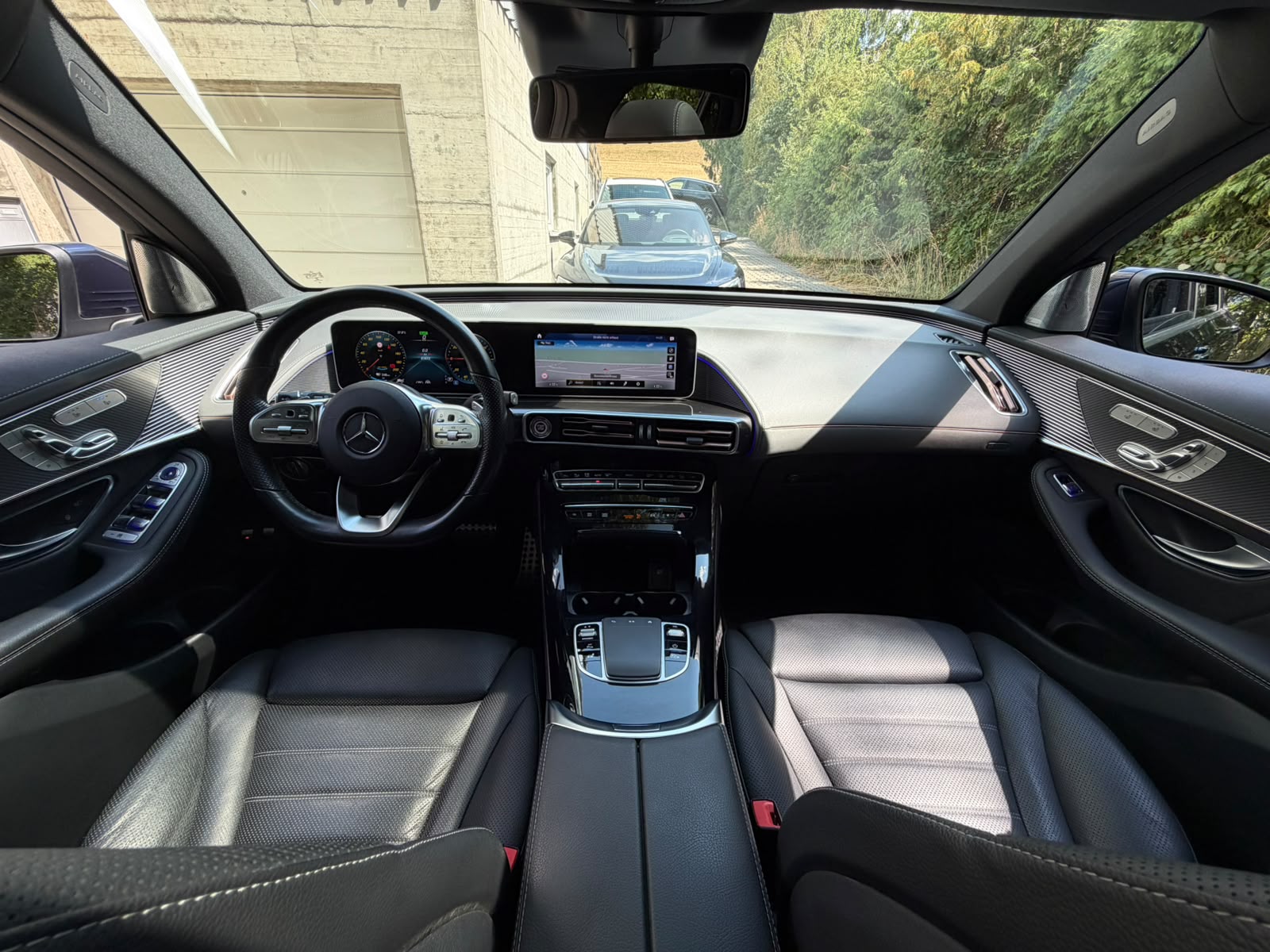 MERCEDES-BENZ EQC 400 AMG Line 4Matic-image-22