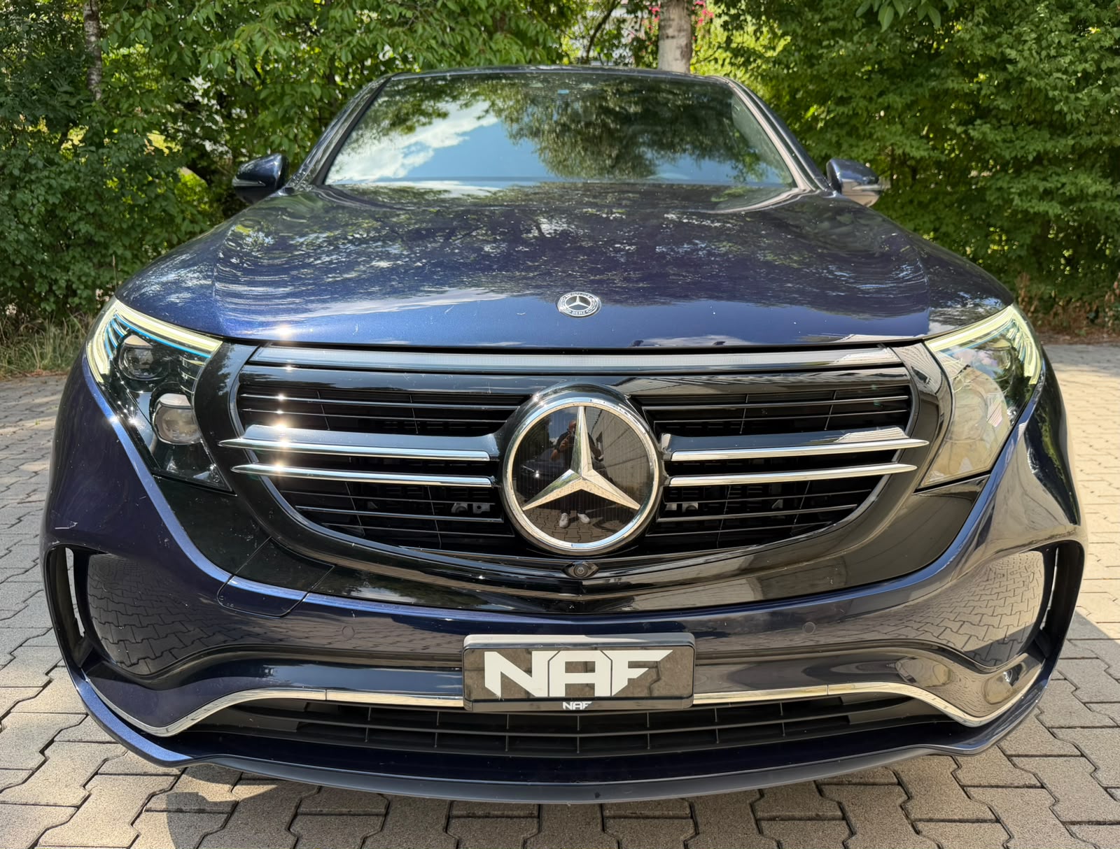 MERCEDES-BENZ EQC 400 AMG Line 4Matic-image-7