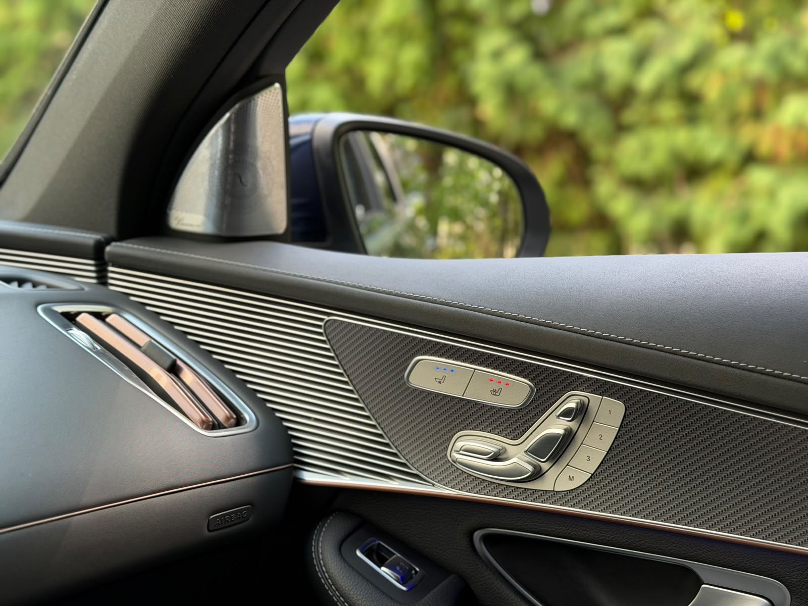 MERCEDES-BENZ EQC 400 AMG Line 4Matic-image-28