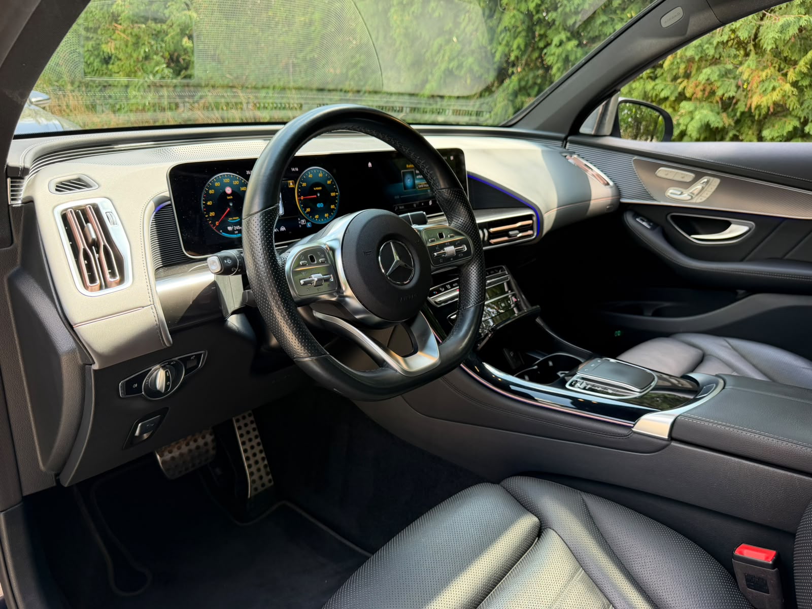 MERCEDES-BENZ EQC 400 AMG Line 4Matic-image-10