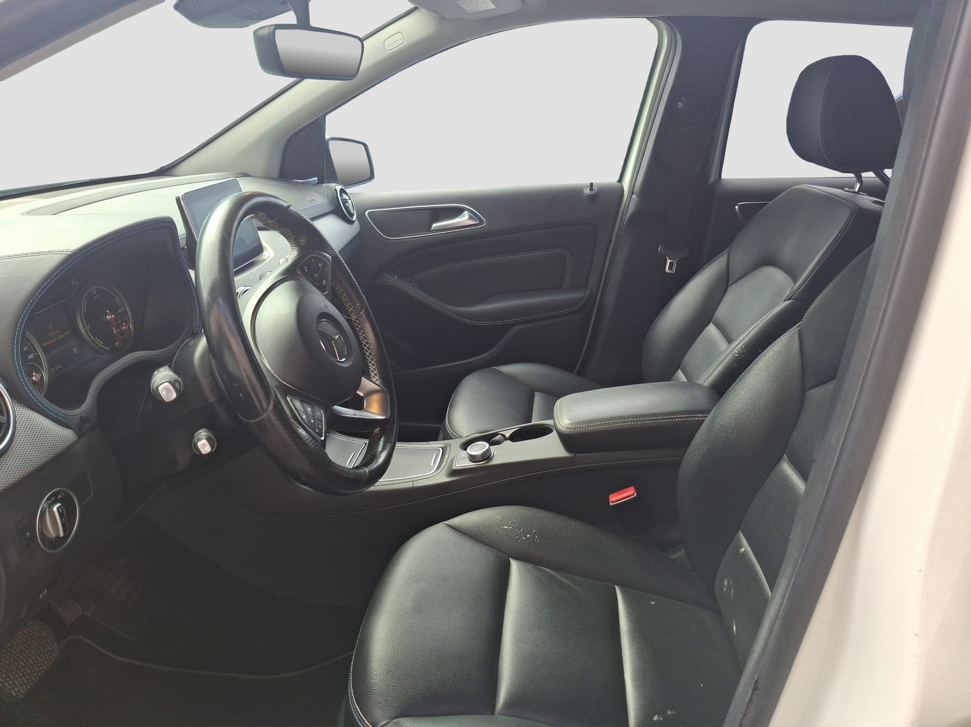 MERCEDES-BENZ B Electric Drive-image-8
