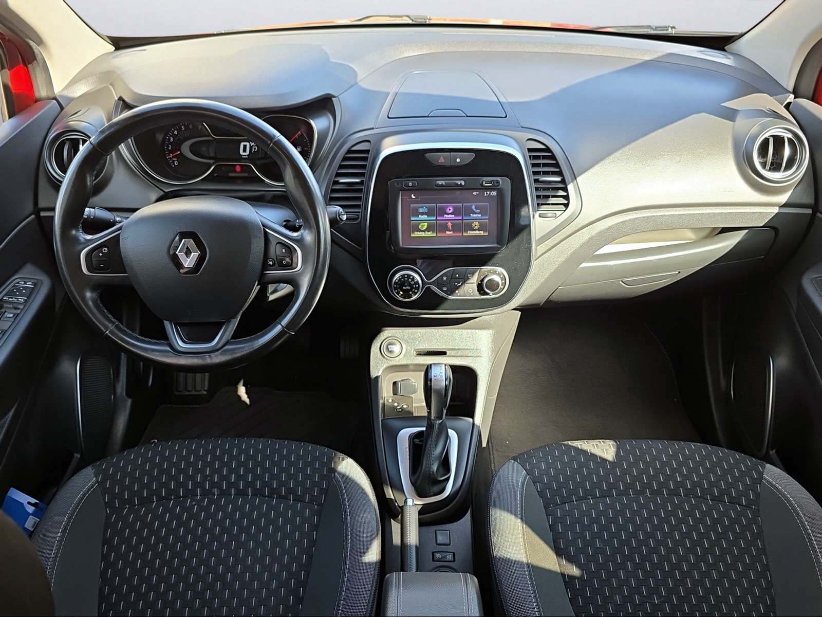RENAULT Captur 1.2 TCe Intens EDC S/S-image-5