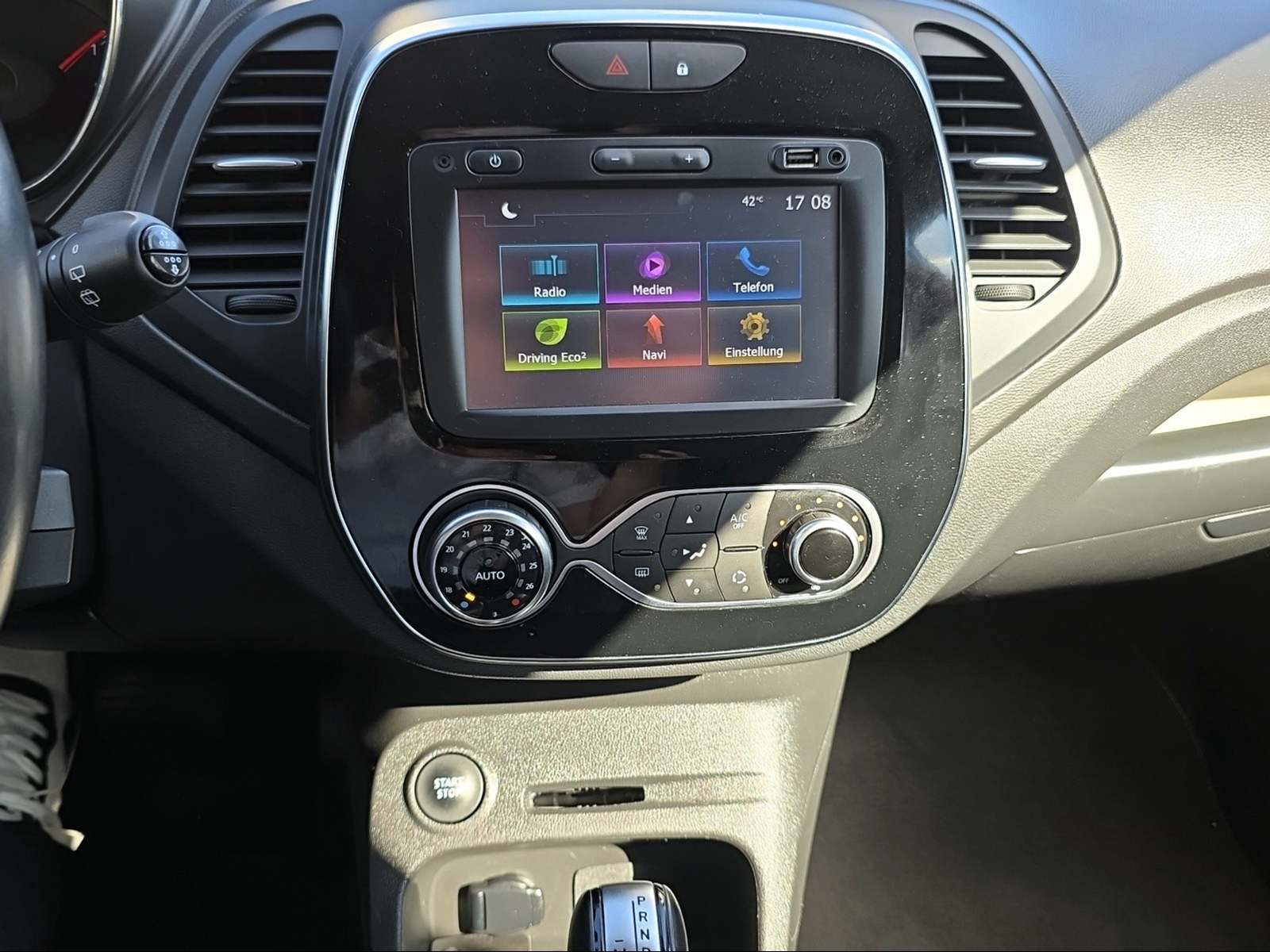 RENAULT Captur 1.2 TCe Intens EDC S/S-image-9