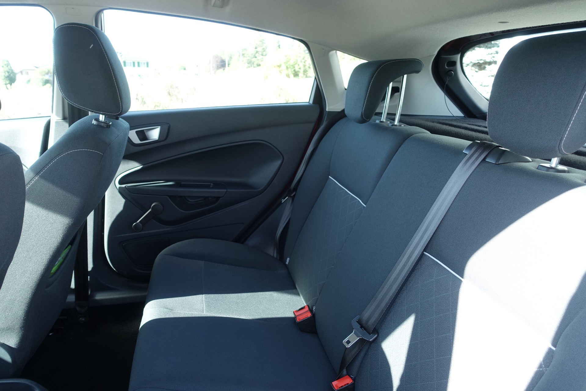 FORD Fiesta 1.4 16V Trend Automatic-image-7