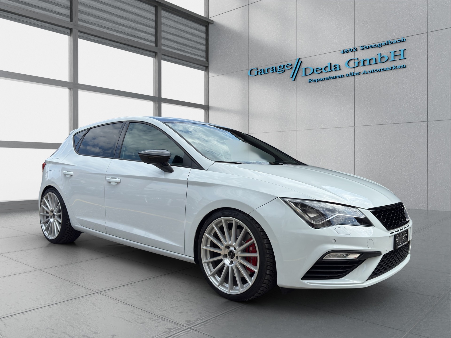 SEAT Leon 2.0 TSI Cupra 300 DSG-image-6