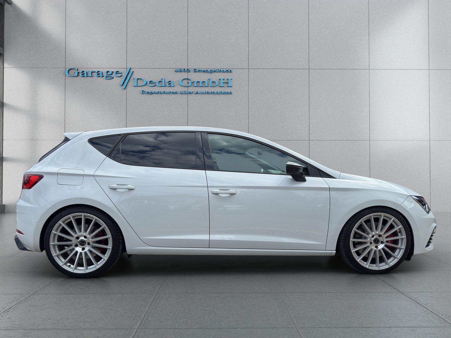 SEAT Leon 2.0 TSI Cupra 300 DSG-image-5