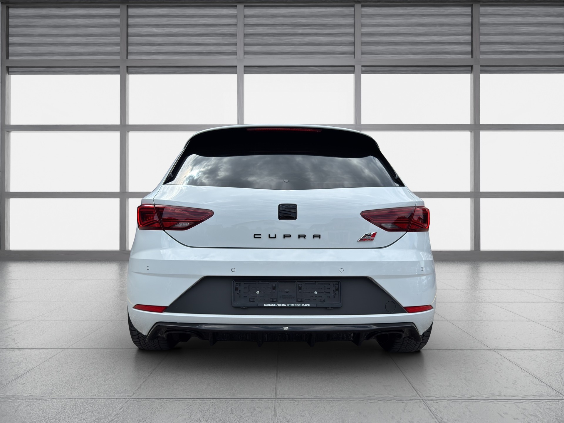 SEAT Leon 2.0 TSI Cupra 300 DSG-image-3