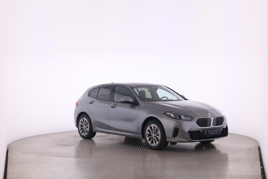 BMW 120i-image-11