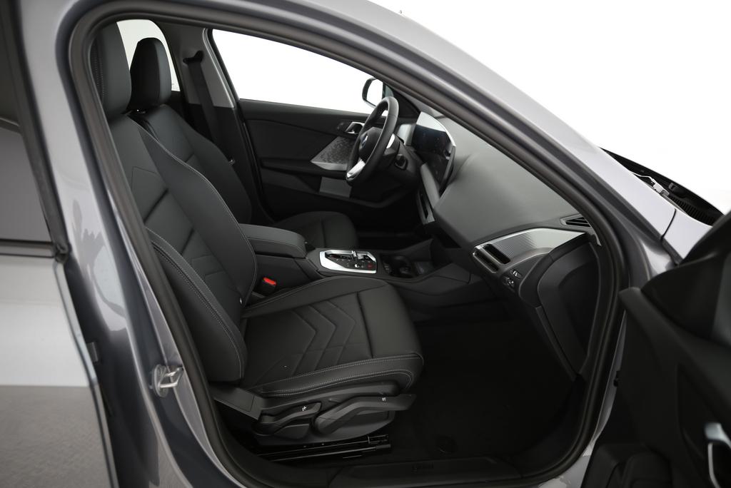BMW 120i-image-19