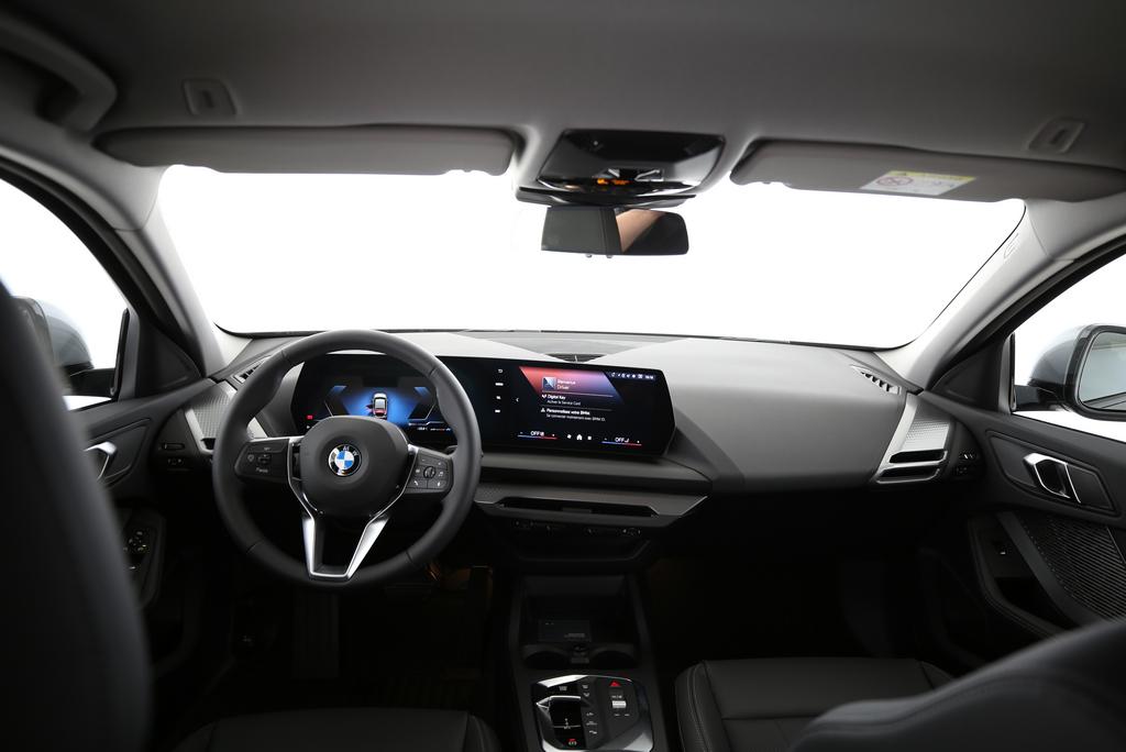 BMW 120i-image-16