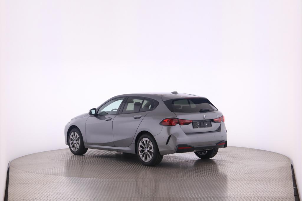 BMW 120i-image-5