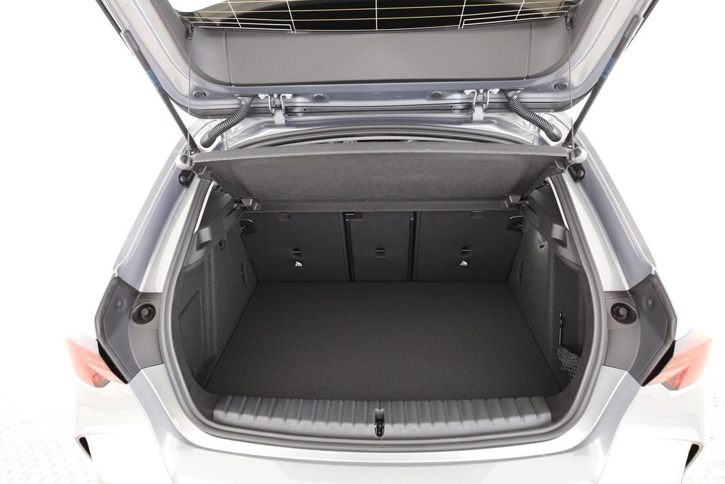 BMW 120i-image-18