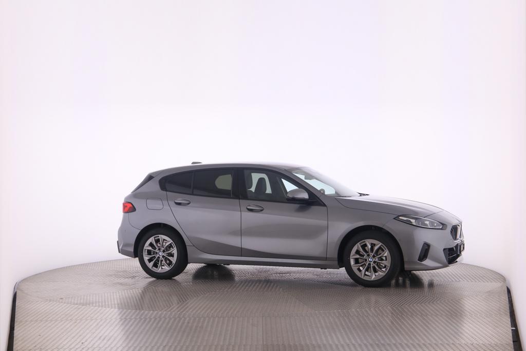 BMW 120i-image-9