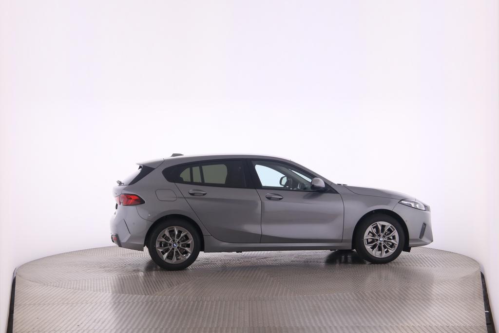 BMW 120i-image-7