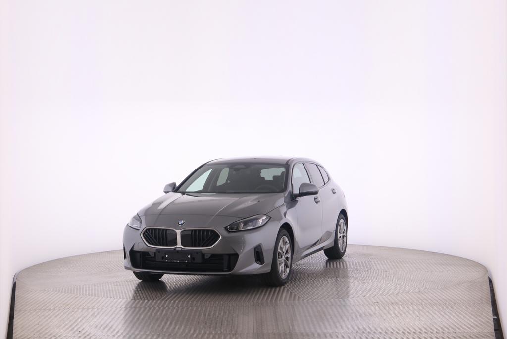BMW 120i-image-12