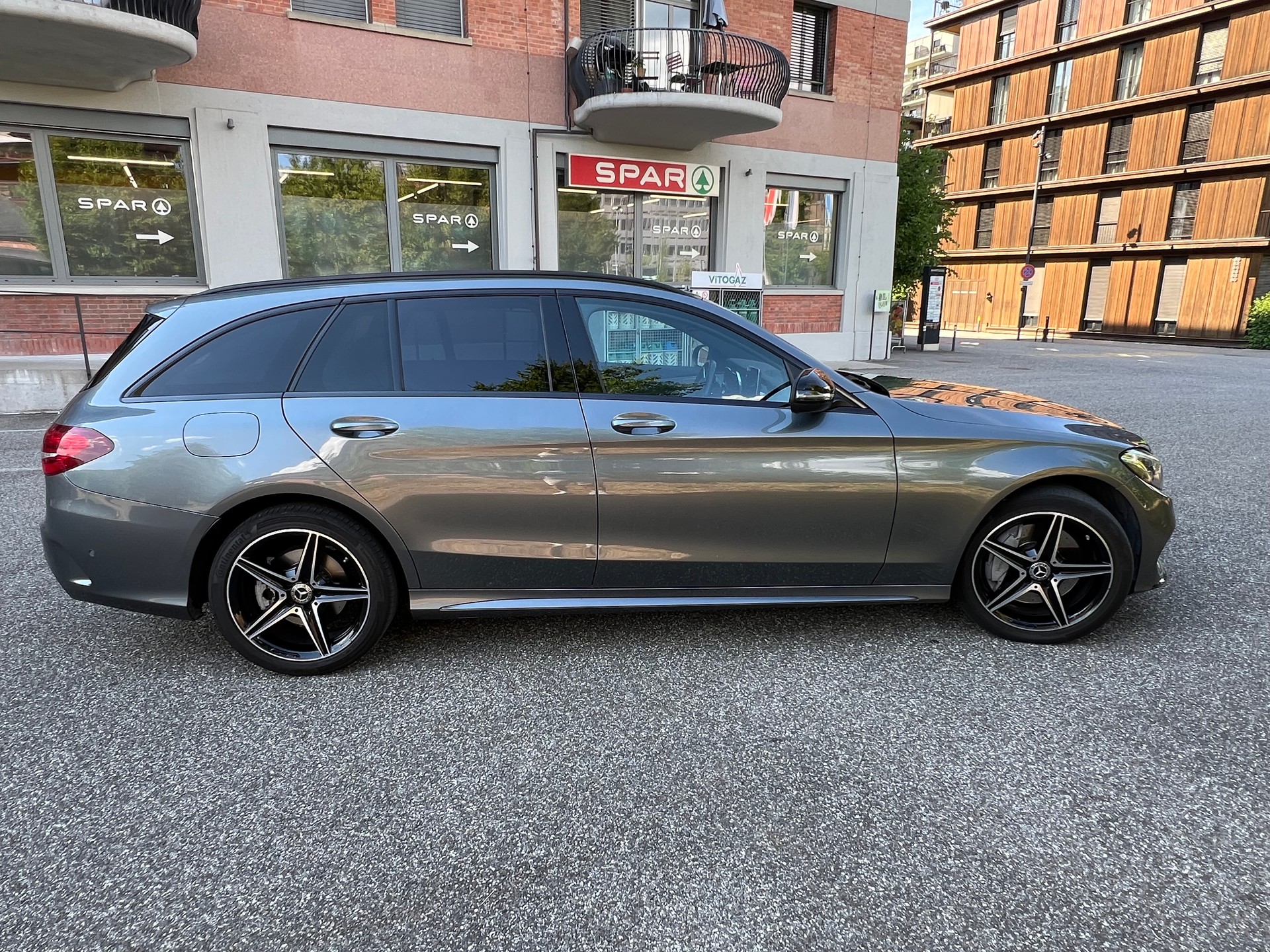 MERCEDES-BENZ C 250 d Swiss Star AMG Line 4m-image-1
