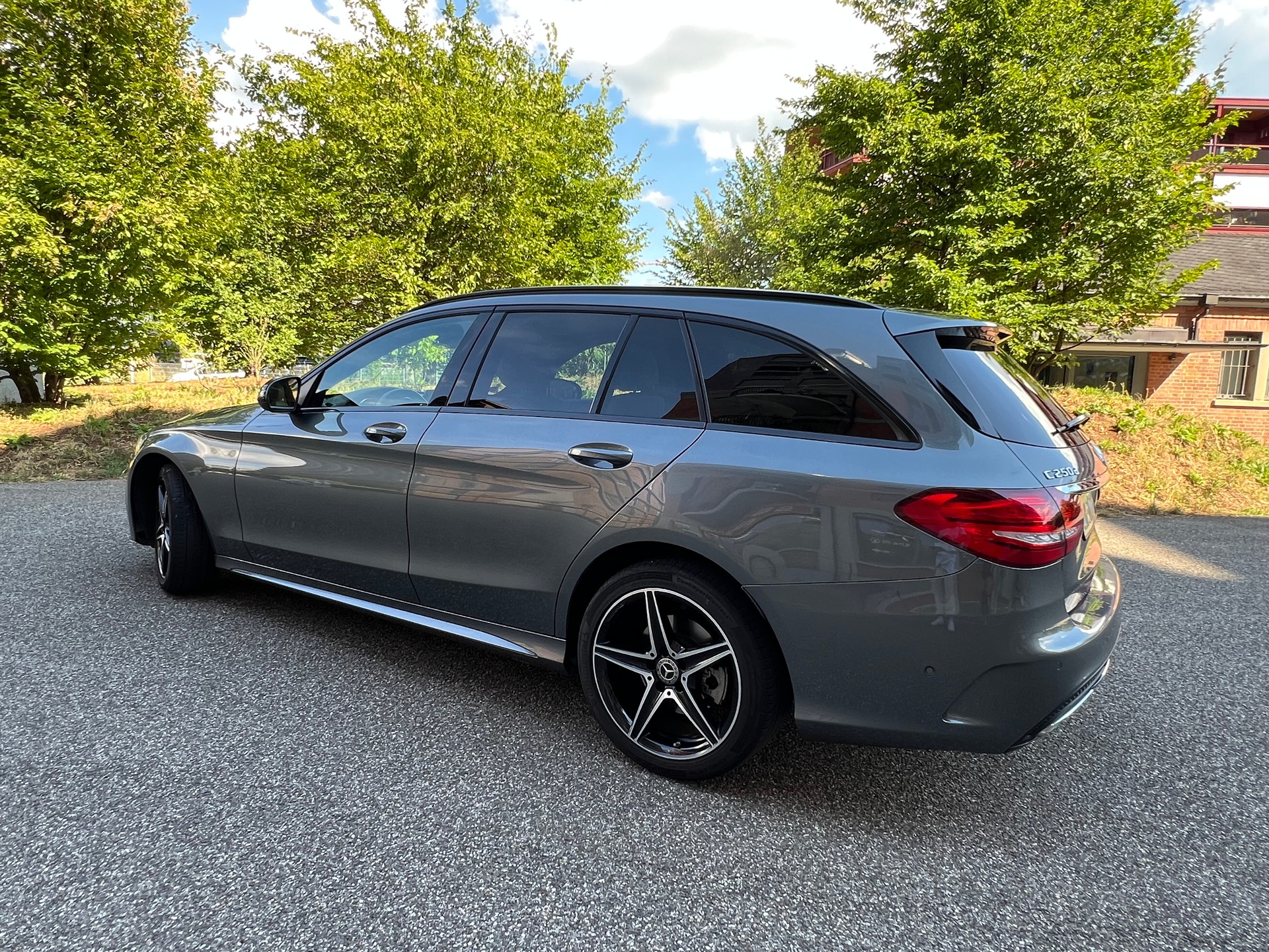 MERCEDES-BENZ C 250 d Swiss Star AMG Line 4m-image-2