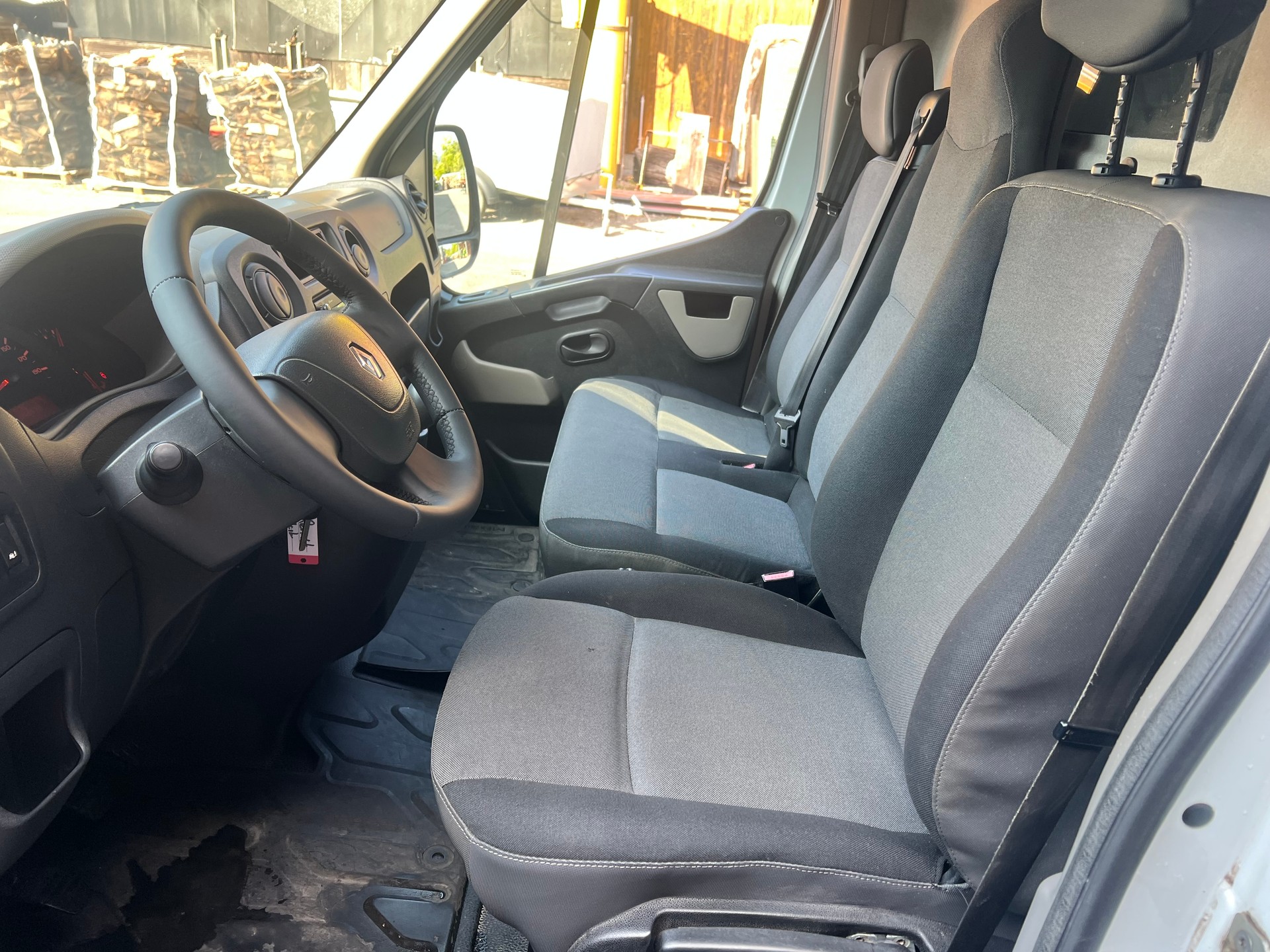 RENAULT Master P35 ENERGY 2.3dCi 135 L3H2-image-12