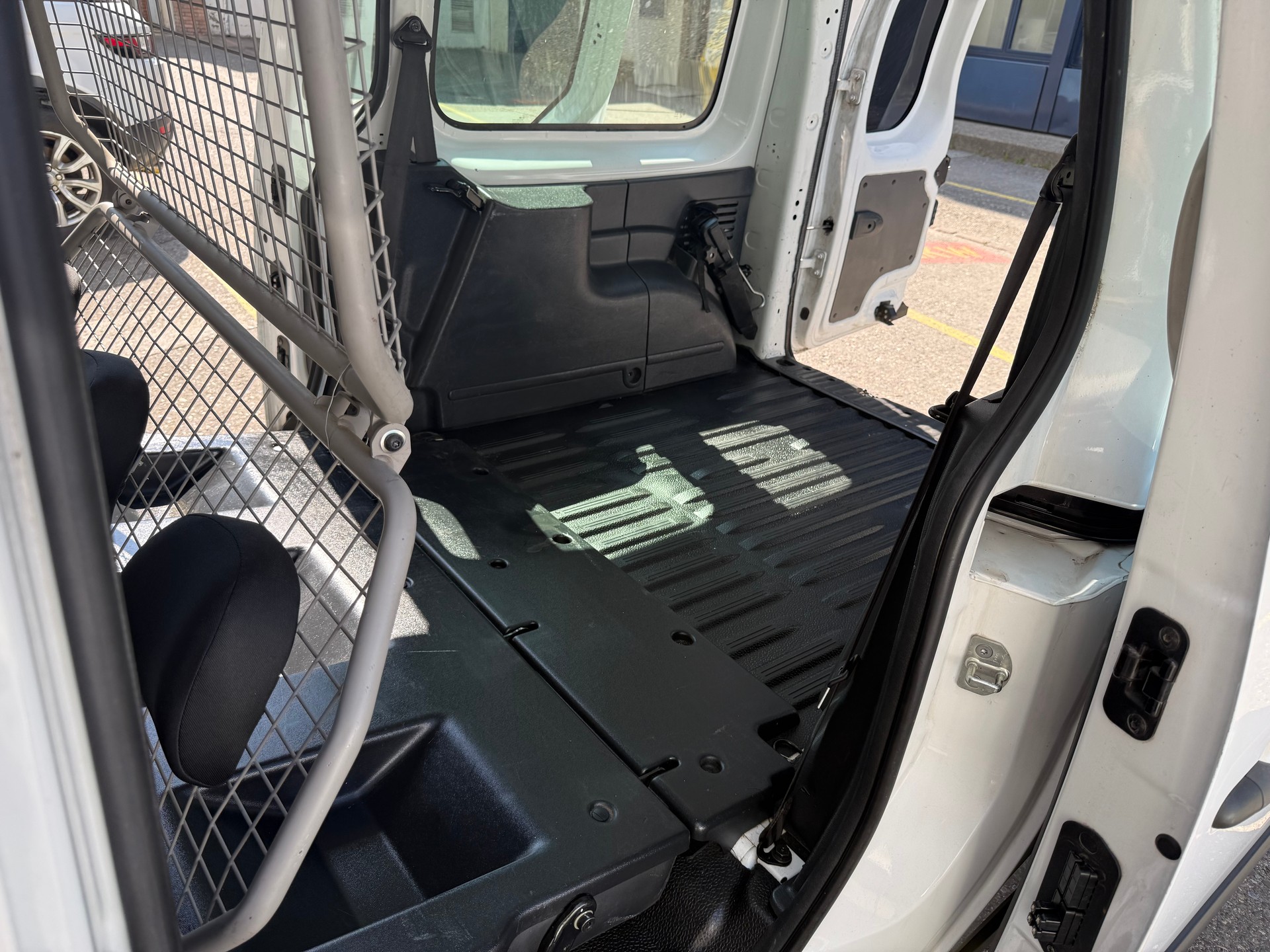 RENAULT Kangoo Maxi dCi 90 ENERGY Business 5 Pl./ 5 pl.-image-10