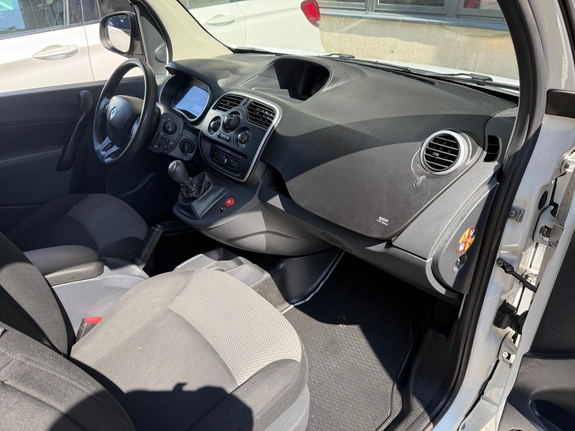 RENAULT Kangoo Maxi dCi 90 ENERGY Business 5 Pl./ 5 pl.-image-14