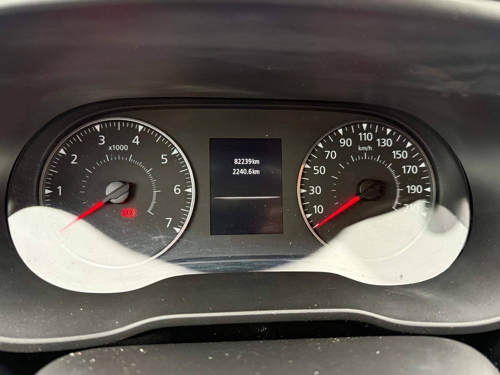 DACIA Duster 1.3 TCe 150 Celebration 4WD-image-13