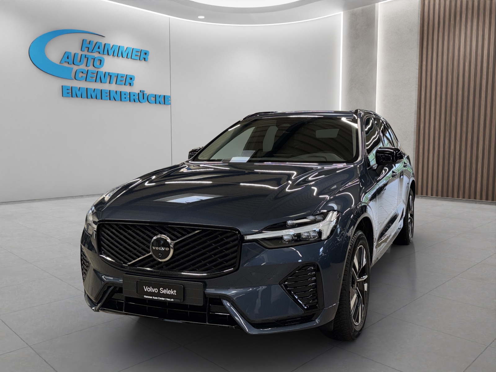 VOLVO XC60 2.0 B5 MH Plus Dark AWD