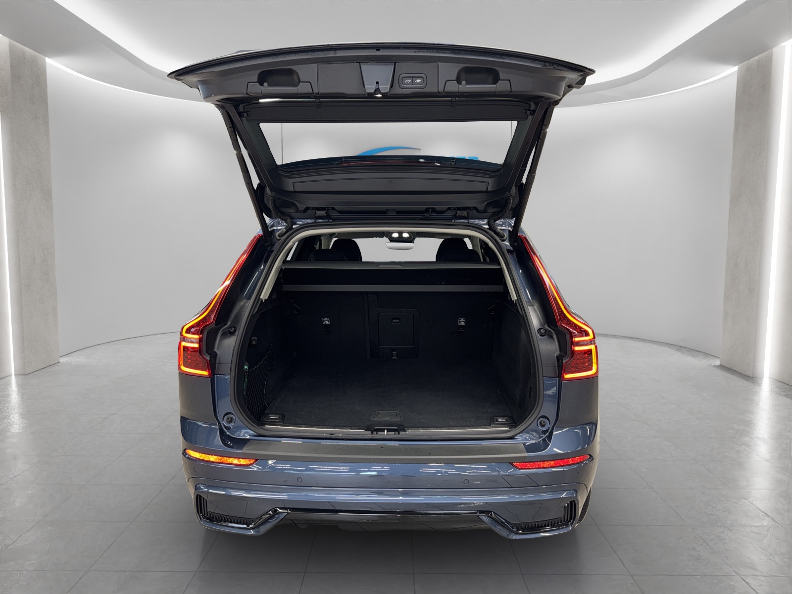 VOLVO XC60 2.0 B5 MH Plus Dark AWD-image-4