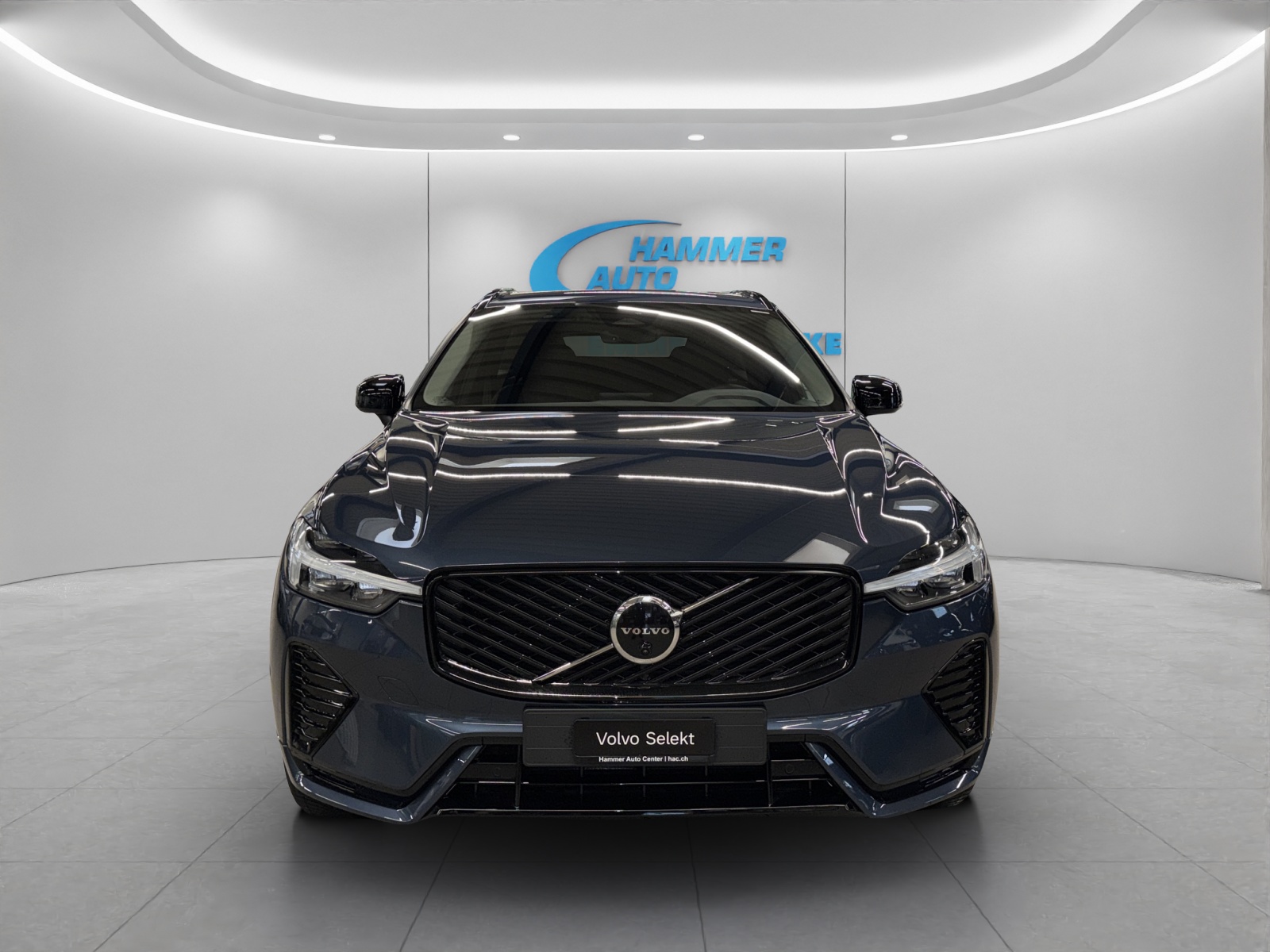 VOLVO XC60 2.0 B5 MH Plus Dark AWD-image-5
