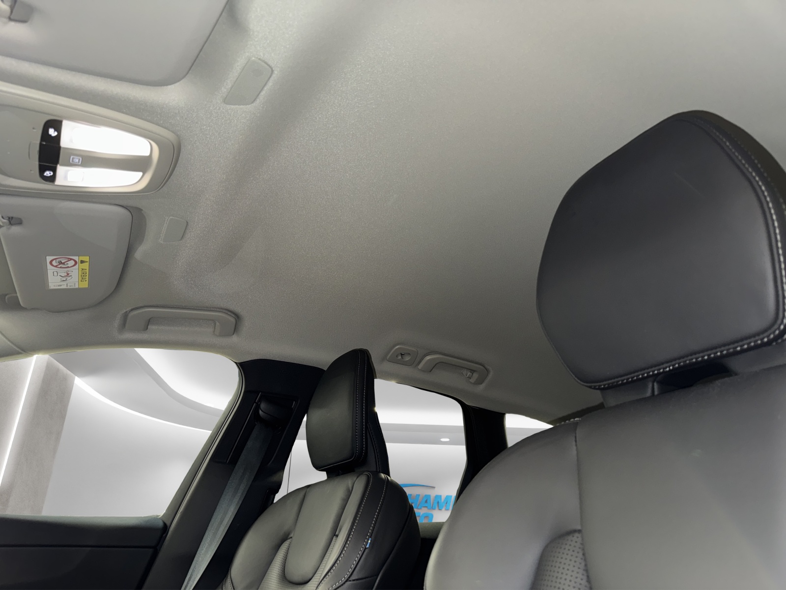 VOLVO XC60 2.0 B5 MH Plus Dark AWD-image-14