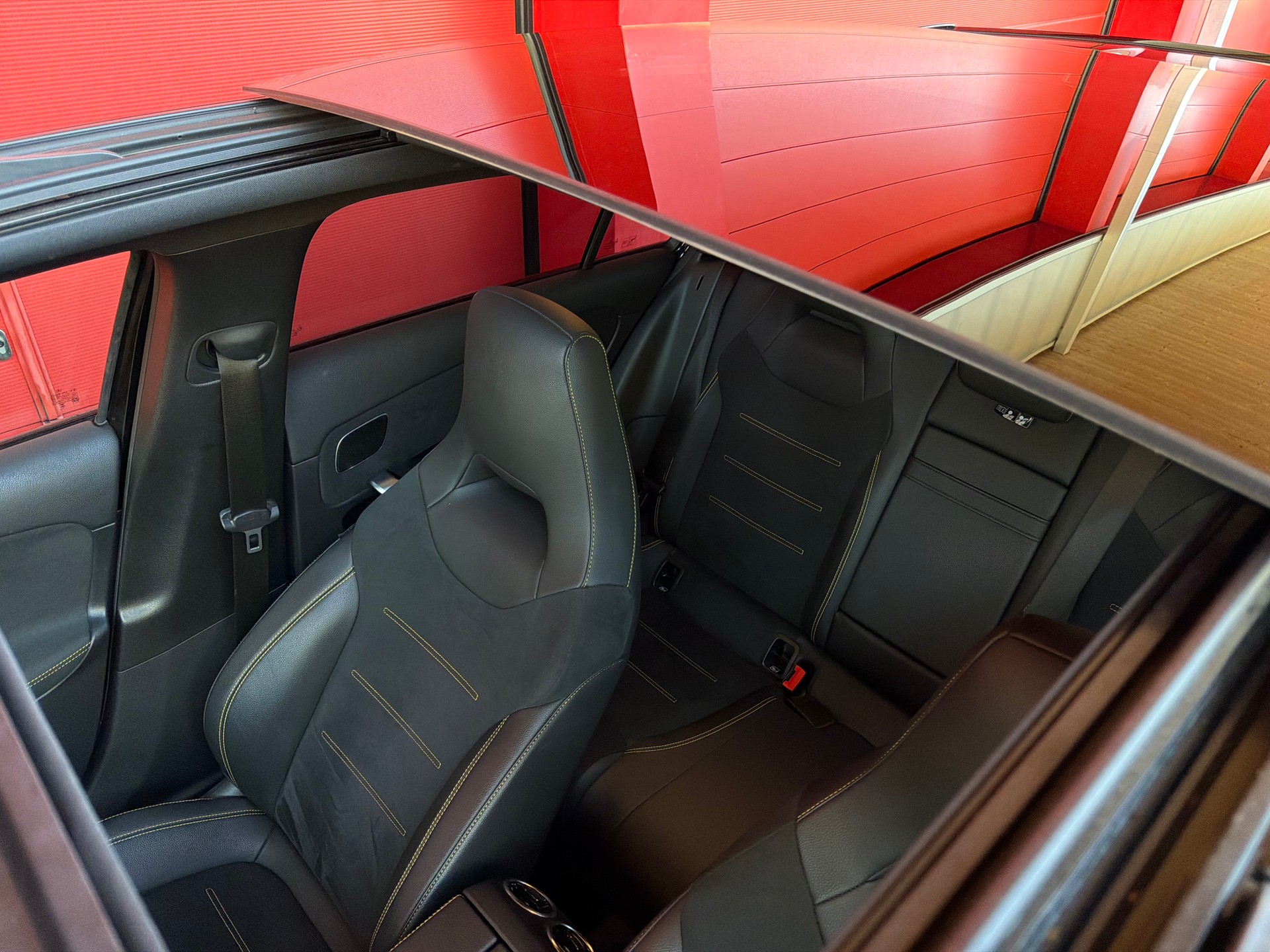 MERCEDES-BENZ A 45 S AMG 4Matic+ Speedshift-image-6