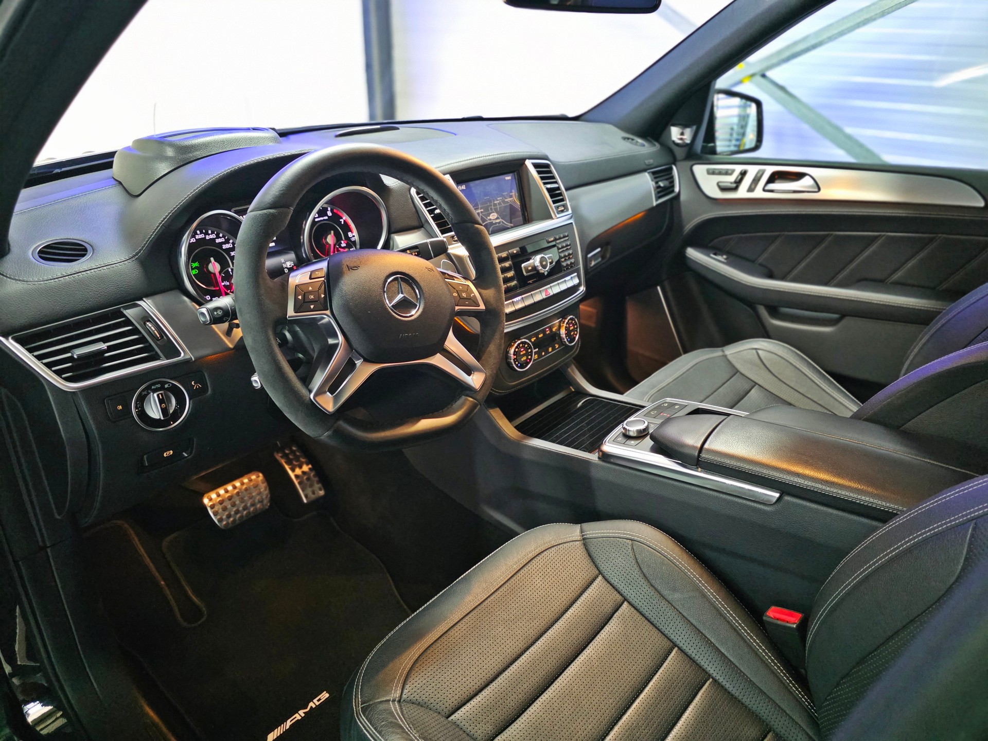 MERCEDES-BENZ ML 63 AMG Executive 4Matic Speedshift-image-10