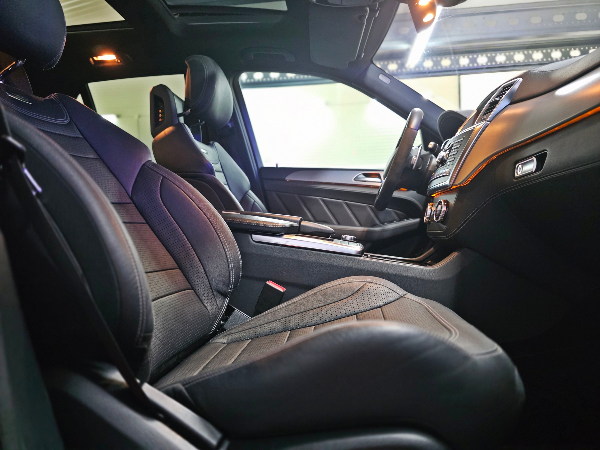 MERCEDES-BENZ ML 63 AMG Executive 4Matic Speedshift-image-17