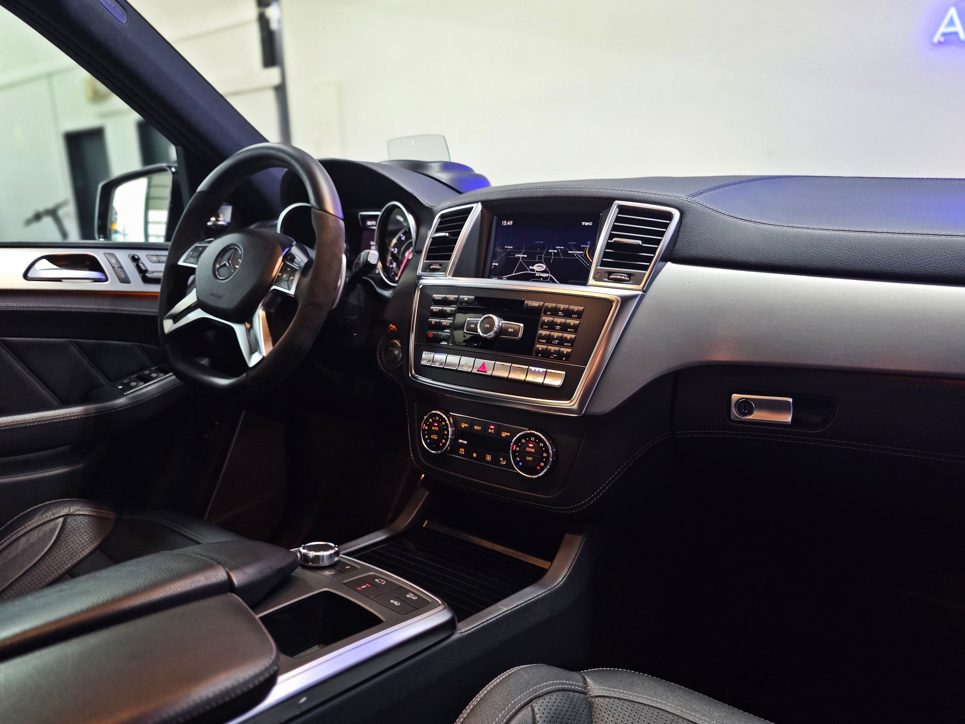 MERCEDES-BENZ ML 63 AMG Executive 4Matic Speedshift-image-16