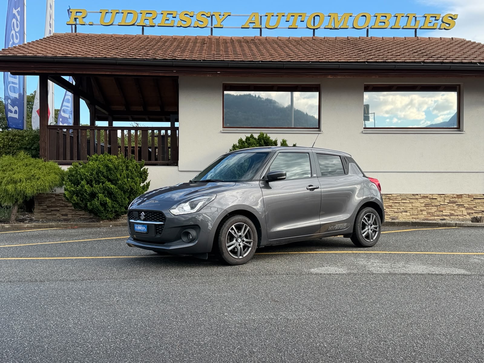 SUZUKI Swift 1.2 Compact + Hybrid CVT-image-0