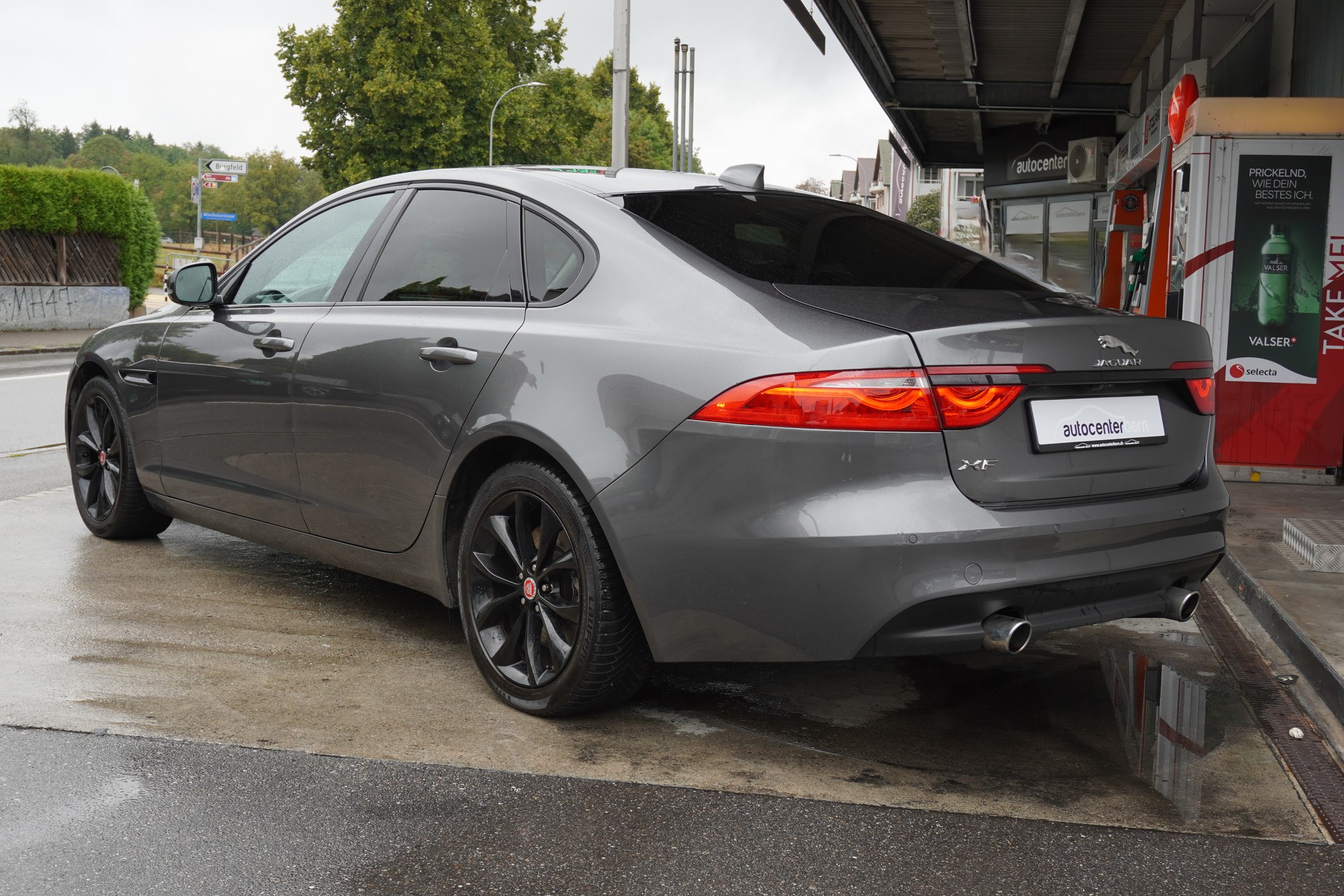 JAGUAR XF 30d Portfolio Automatic-image-6