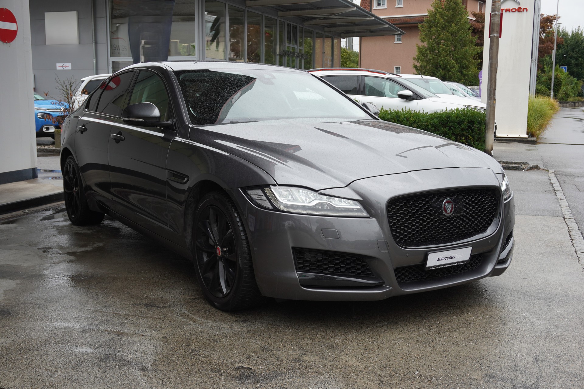 JAGUAR XF 30d Portfolio Automatic-image-3