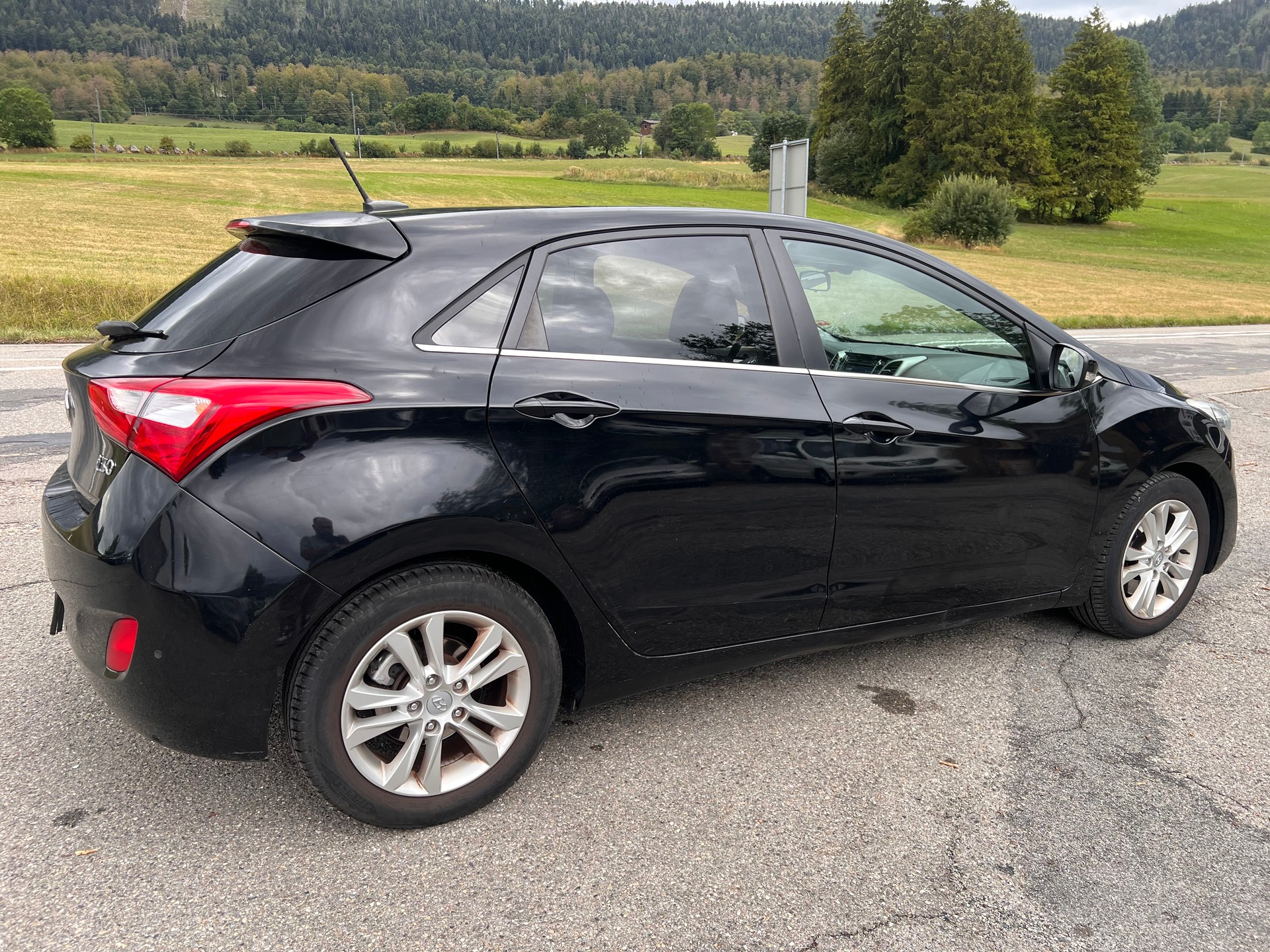 HYUNDAI i30 1.6 GDI Style Automatic-image-4