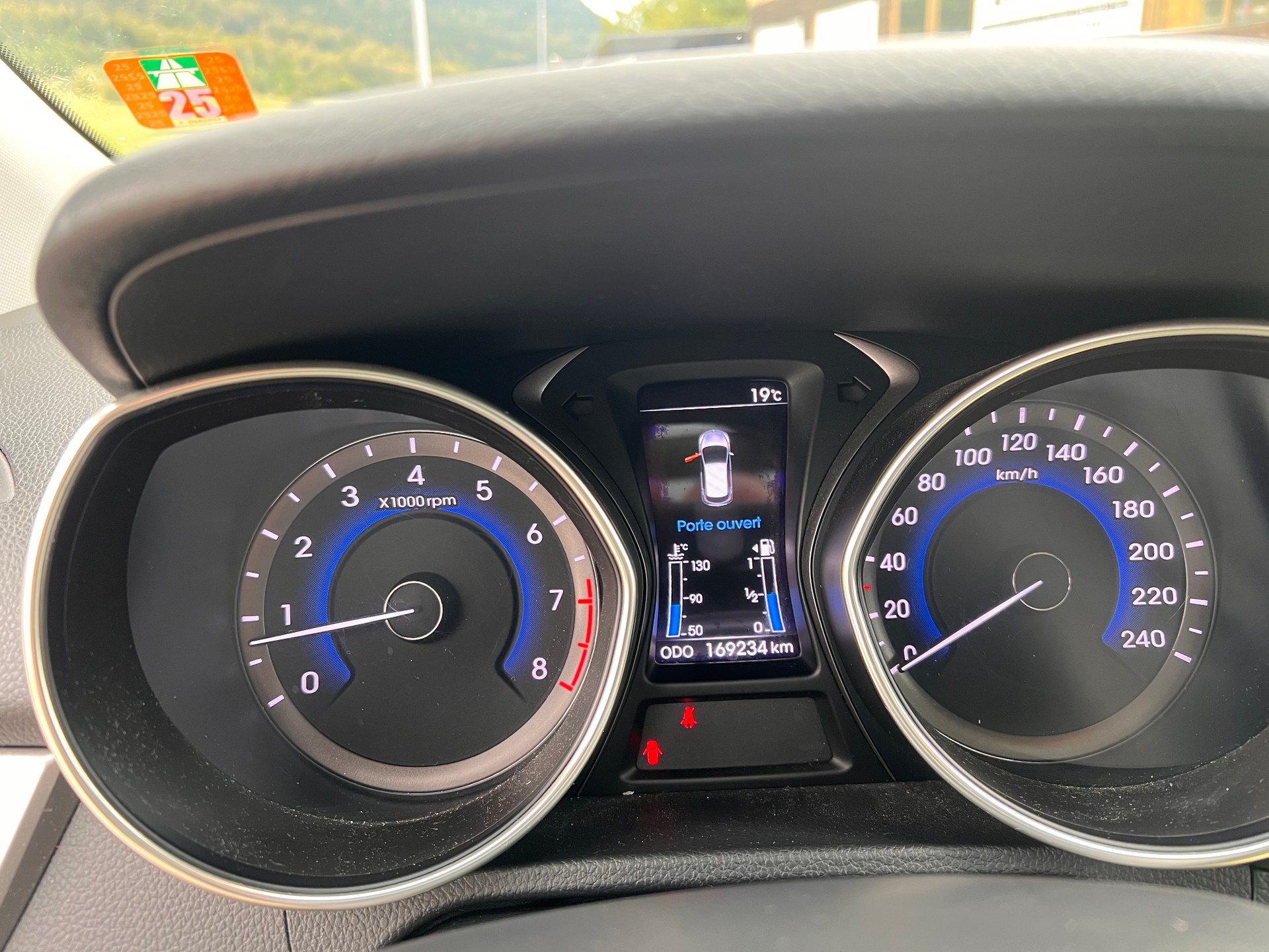 HYUNDAI i30 1.6 GDI Style Automatic-image-12
