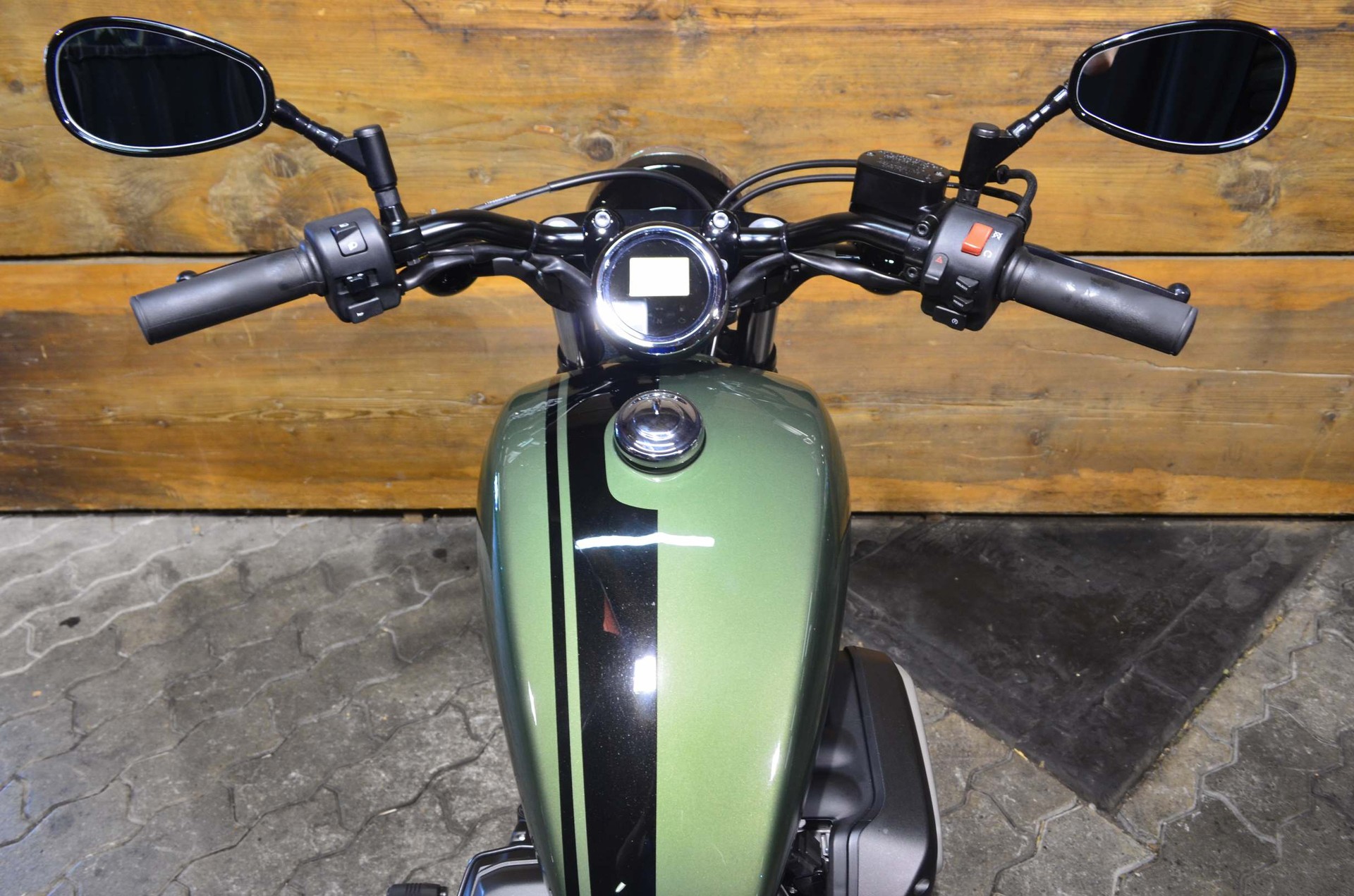 YAMAHA XV 950 R ABS-showroom-element-2