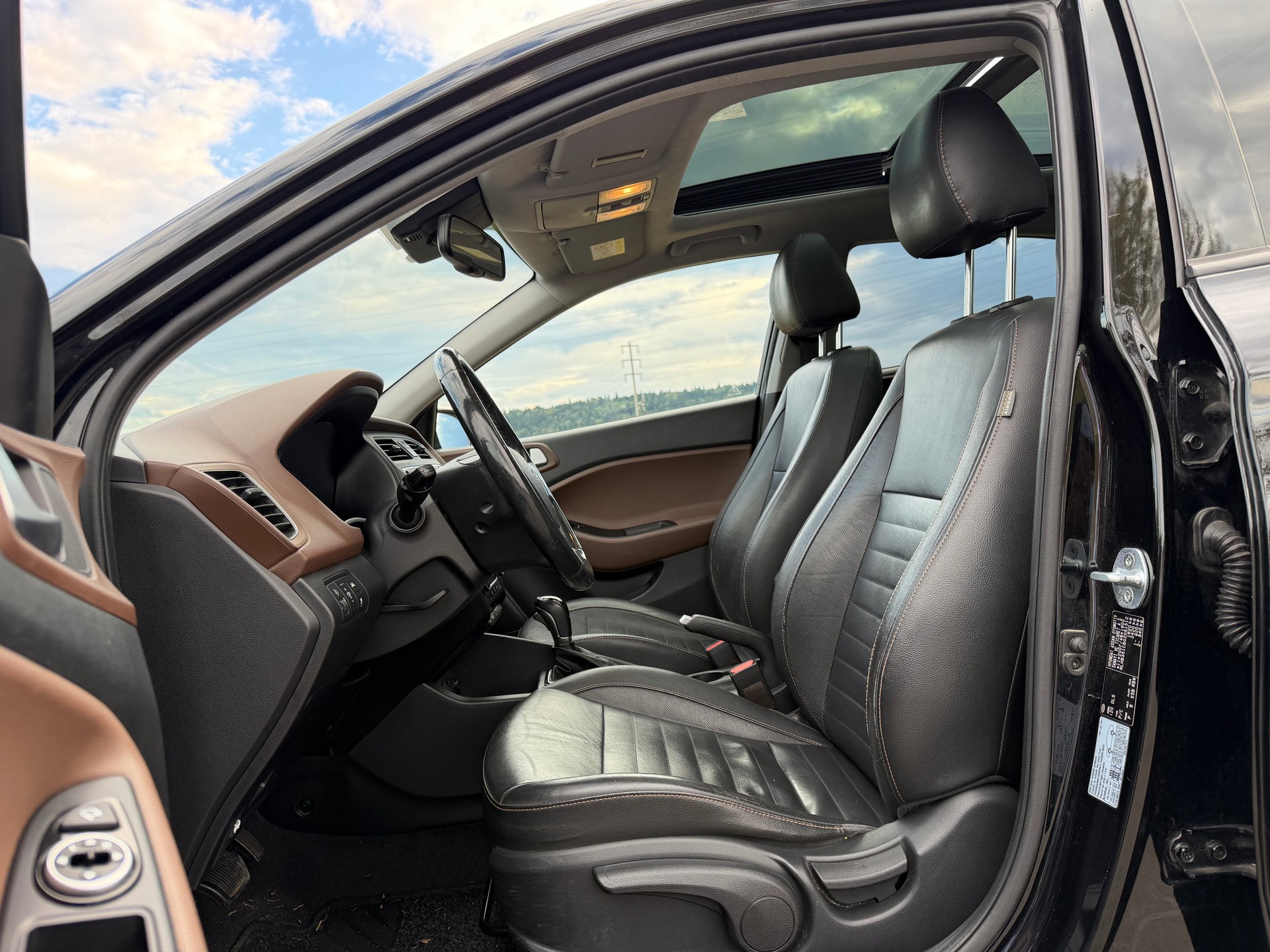 HYUNDAI i20 1.4 ***Vertex*** Automatic-image-15