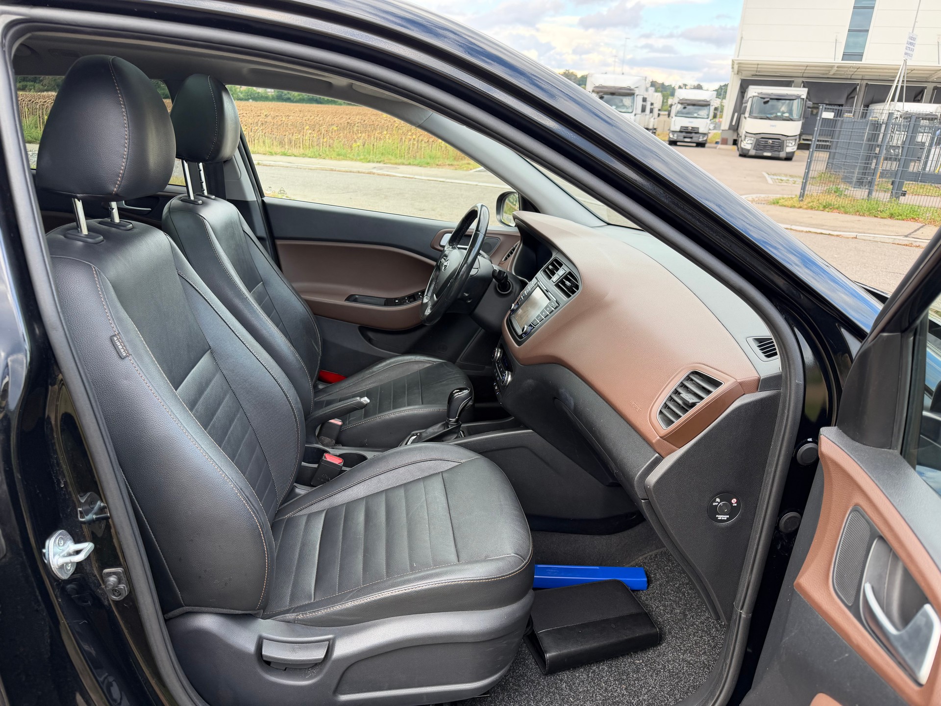 HYUNDAI i20 1.4 ***Vertex*** Automatic-image-18