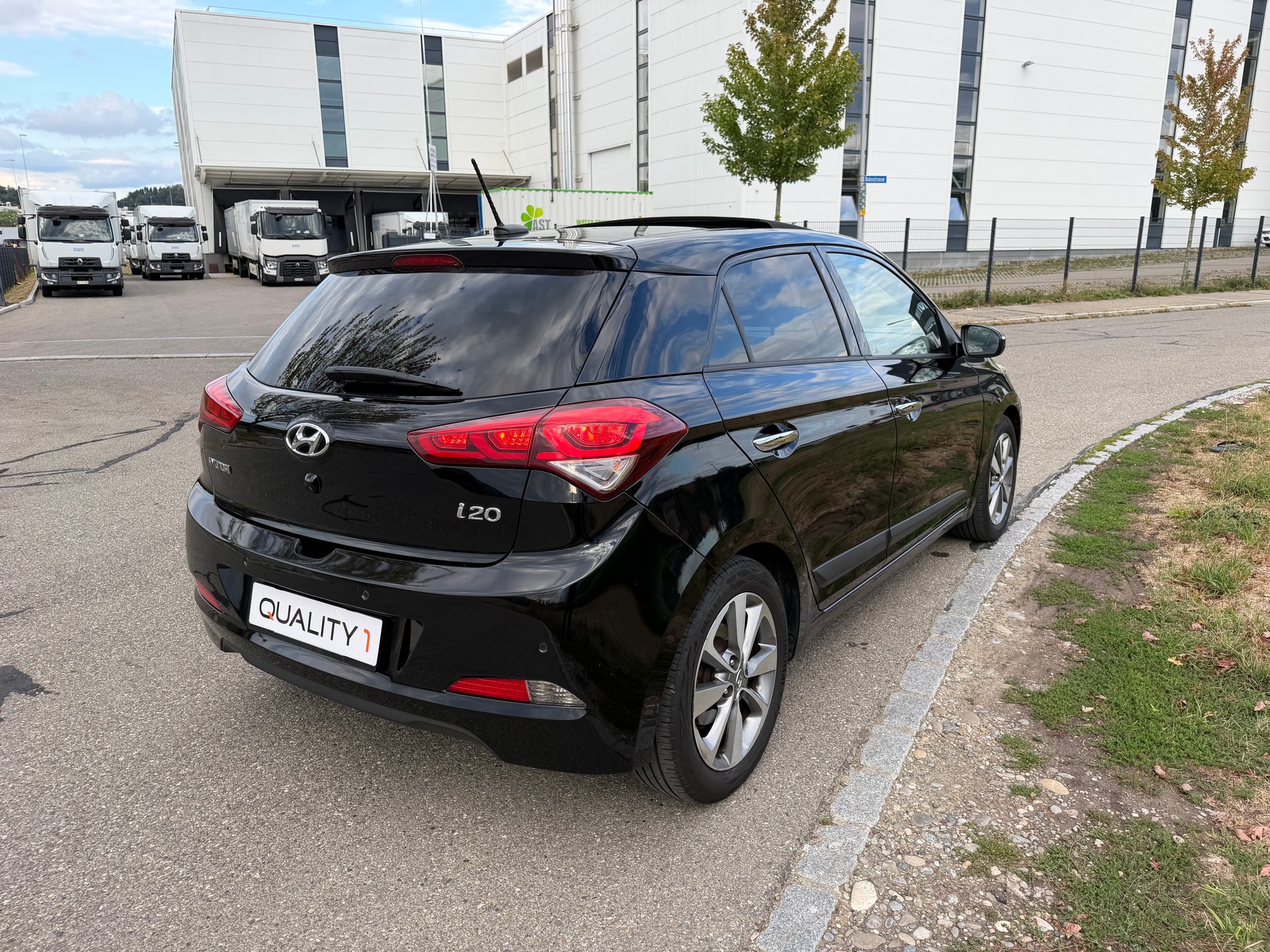 HYUNDAI i20 1.4 ***Vertex*** Automatic-image-8