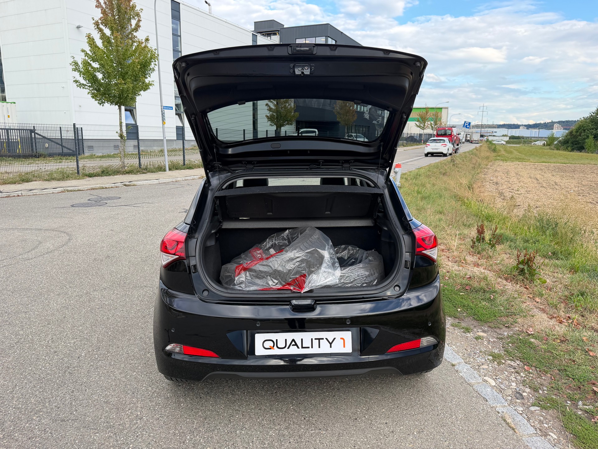 HYUNDAI i20 1.4 ***Vertex*** Automatic-image-9