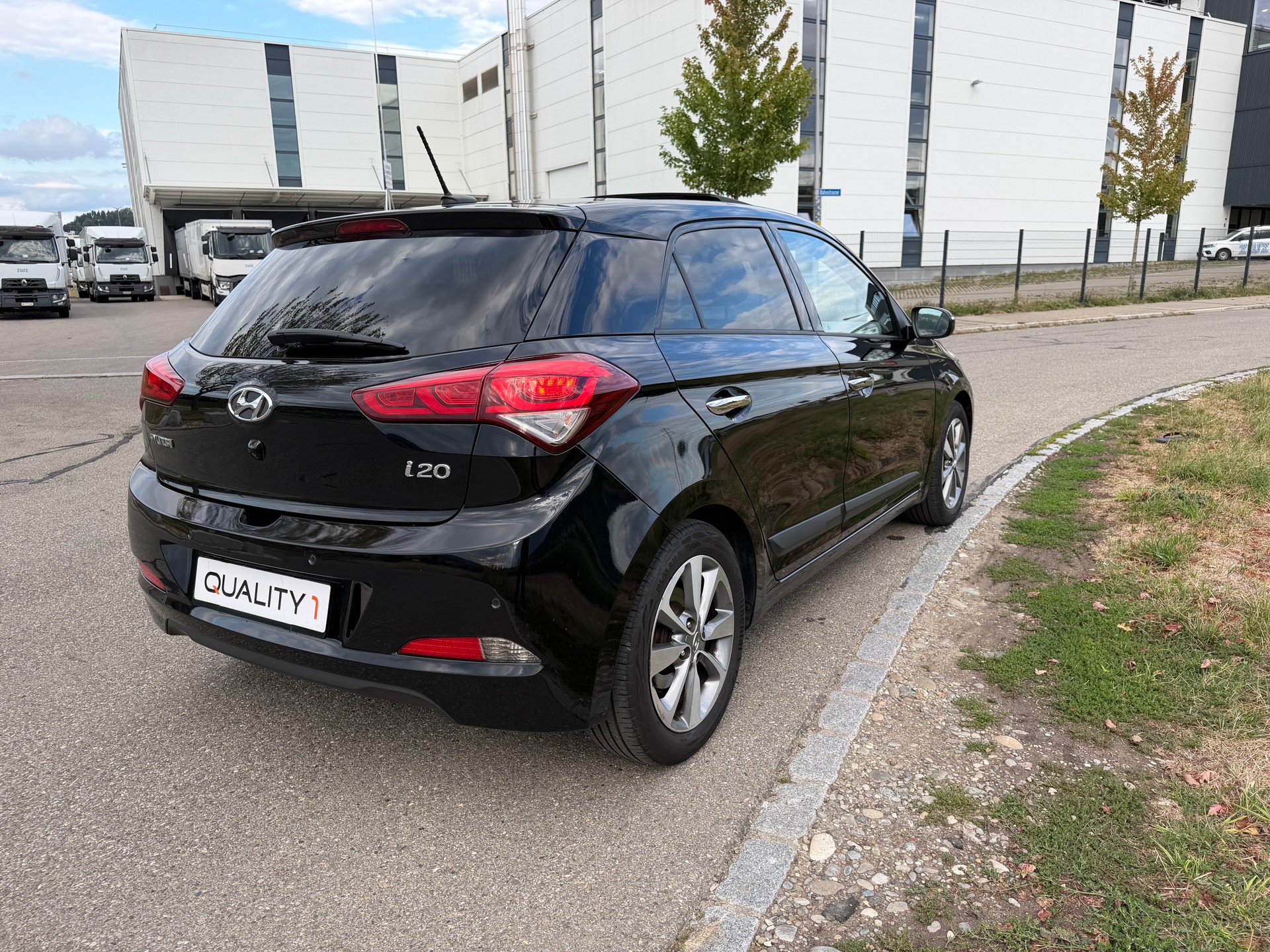 HYUNDAI i20 1.4 ***Vertex*** Automatic-image-10