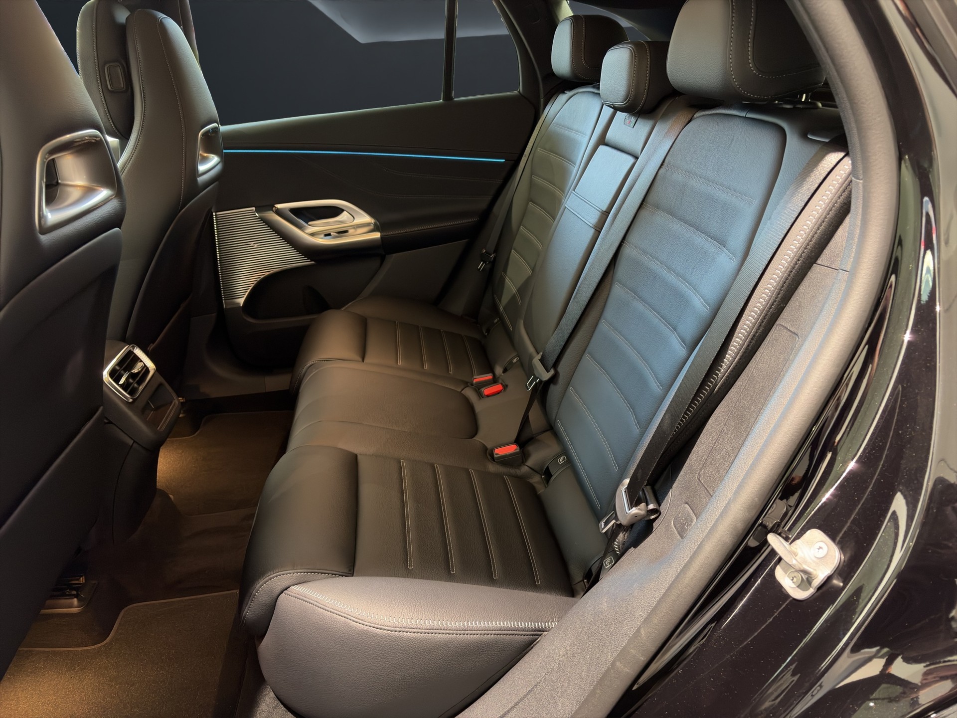 MERCEDES-BENZ GLC 400 4matic-image-4