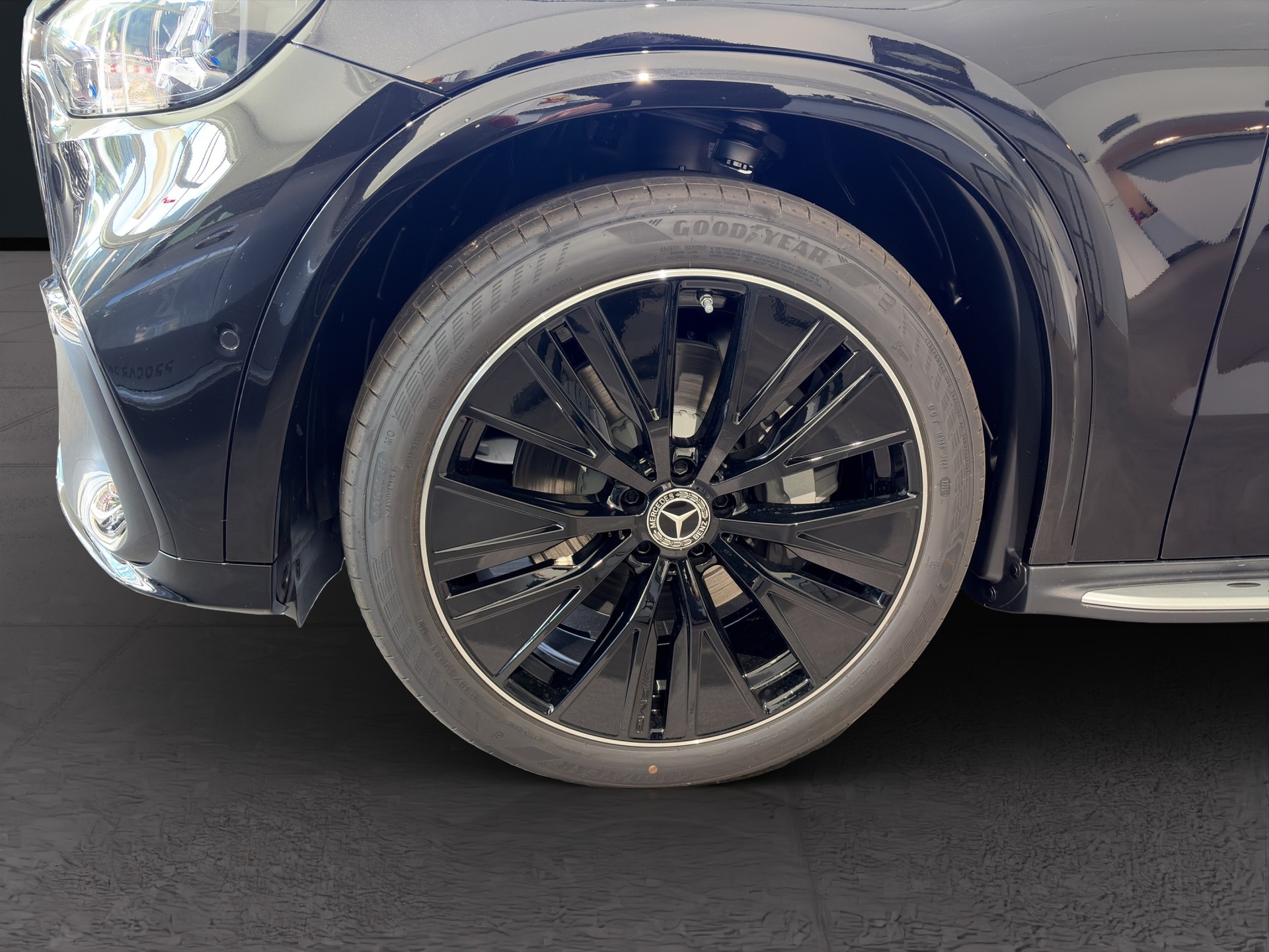 MERCEDES-BENZ GLC 400 4matic-image-8