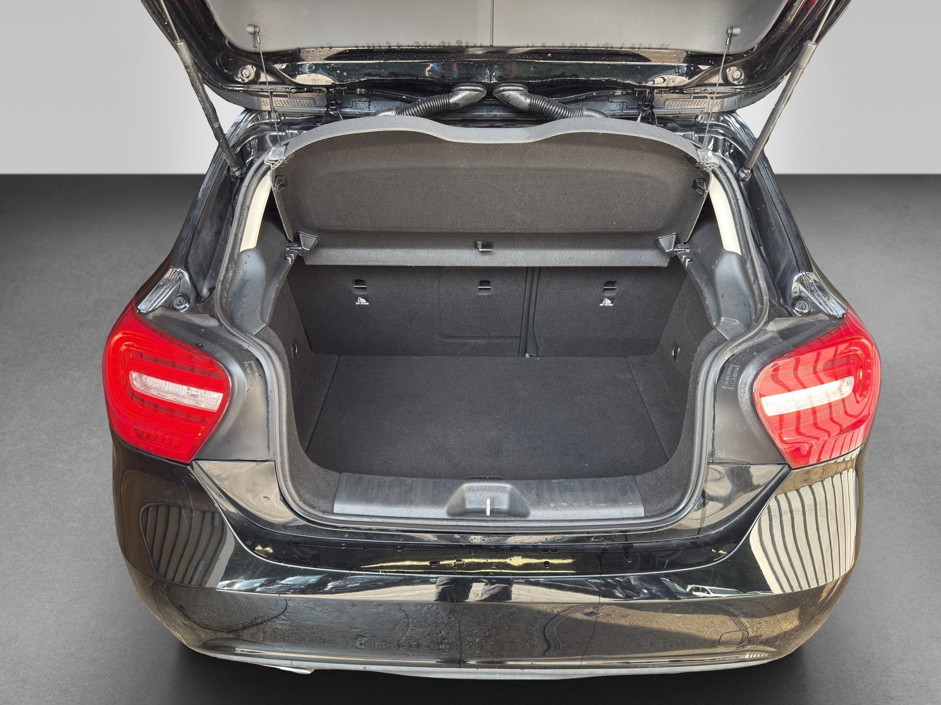 MERCEDES-BENZ A 200 Urban-image-16