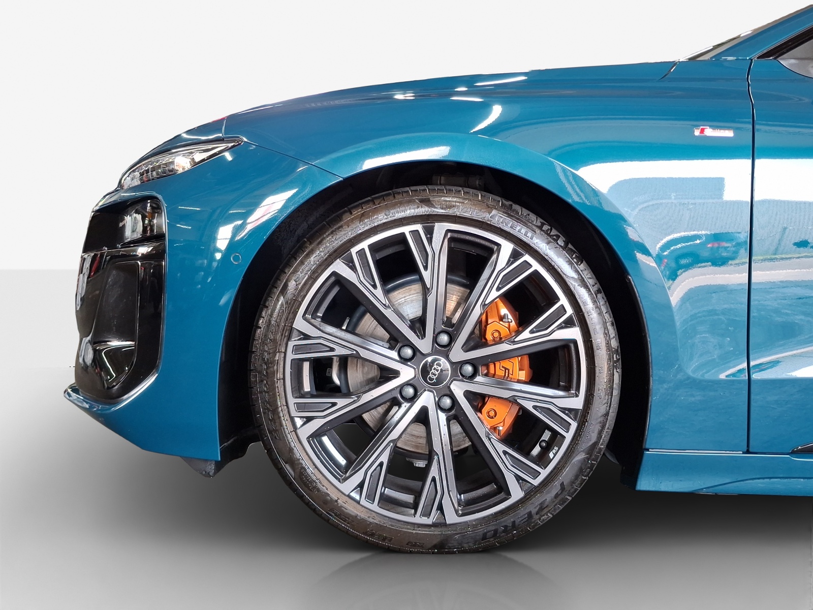AUDI A6 Sportback e-tron quattro-image-14