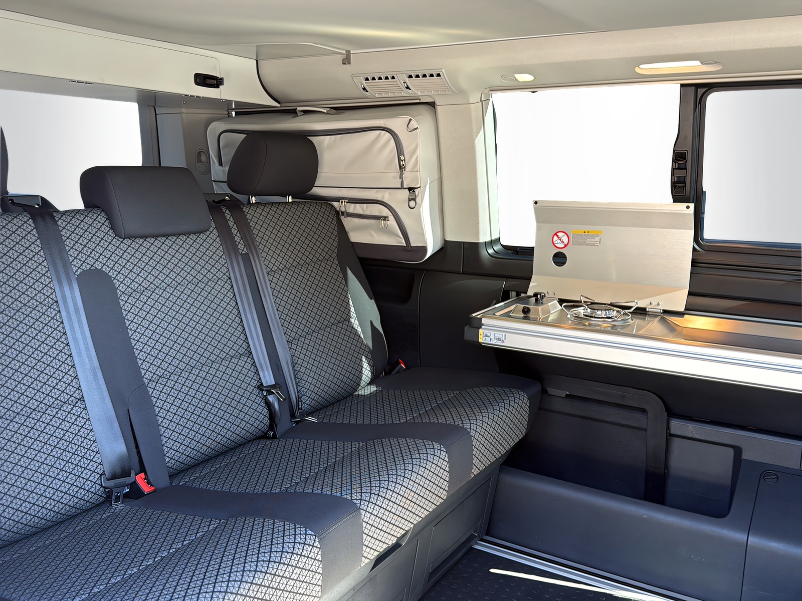 VW T6.1 California 2.0 TDI Beach-image-10