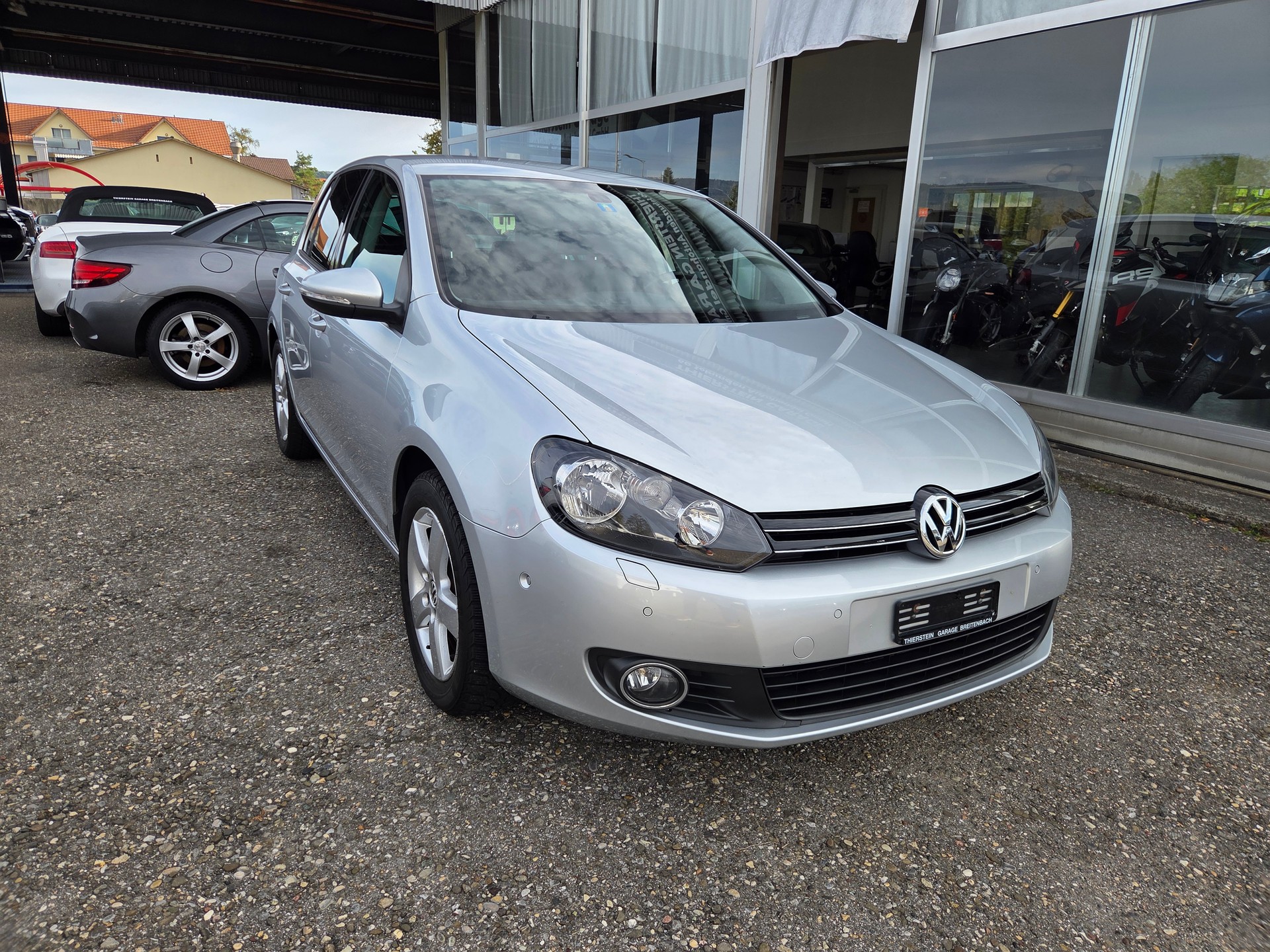 VW Golf Team-showroom-element-1